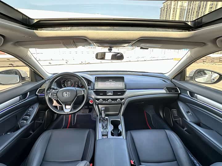 Фото 6 - Honda Accord