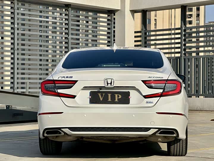 Фото 9 - Honda Accord