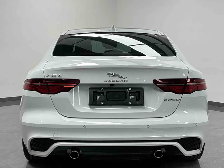 Фото 5 - Jaguar XE L