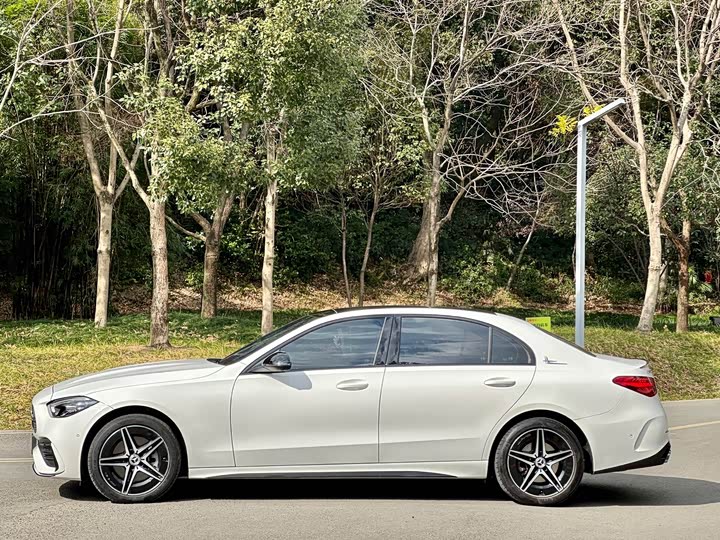 Фото 4 - Mercedes-Benz C-Class