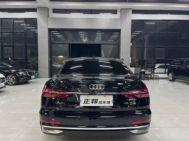 Фото 4 - Audi A6L