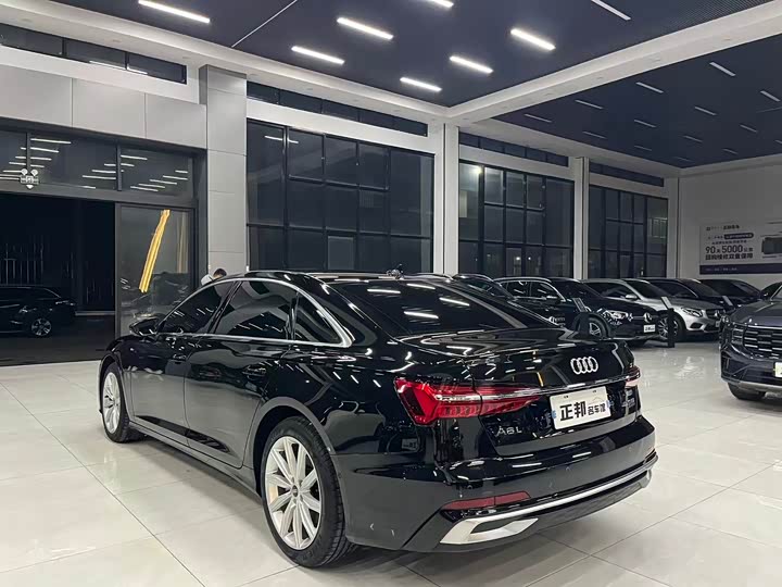 Фото 5 - Audi A6L