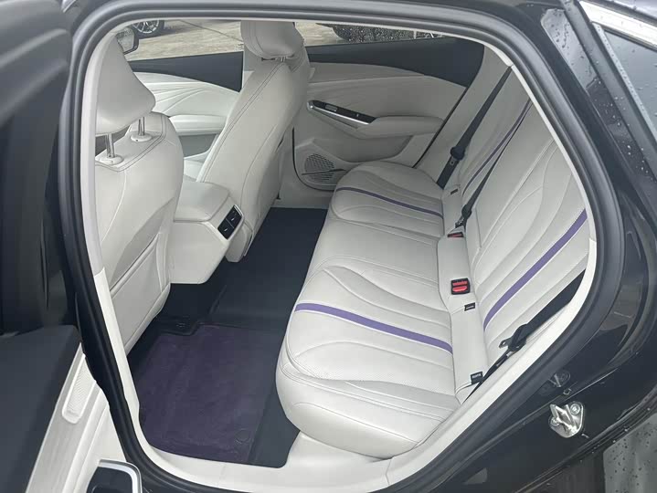 Фото 9 - Geely Preface L