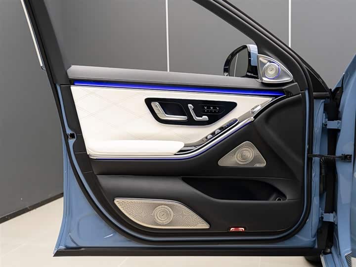 Фото 8 - Mercedes-Benz Maybach S-Class