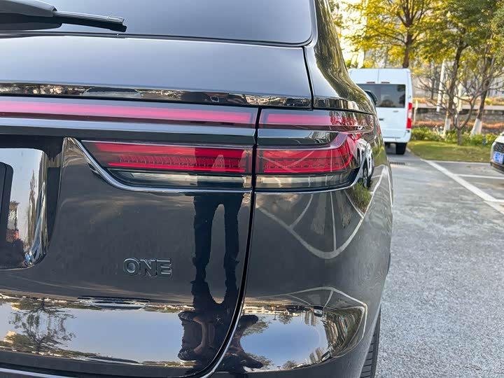 Фото 8 - LiXiang One