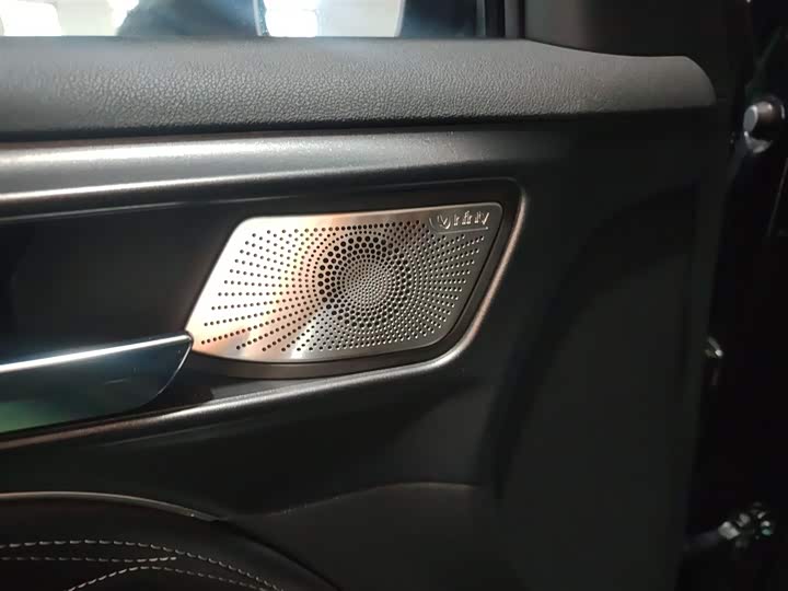 Фото 2 - Tank 300