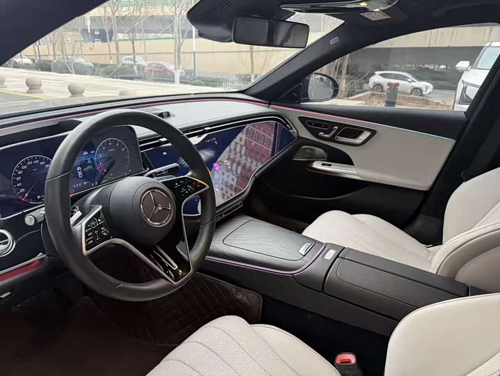 Фото 9 - Mercedes-Benz E-Class