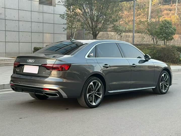 Фото 7 - Audi A4L