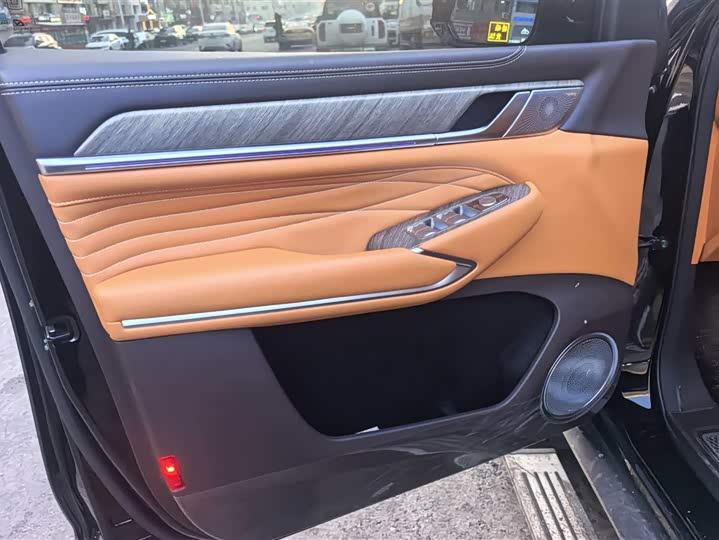 Фото 7 - Tank 500 Hybrid