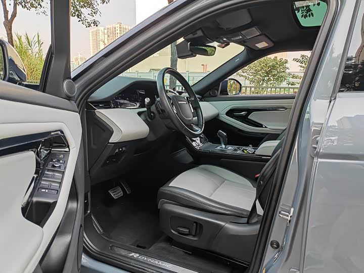 Фото 8 - Land Rover Range Rover Evoque L