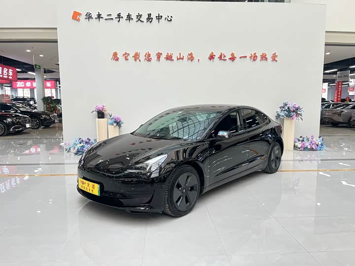 Фото 1 - Tesla Model 3