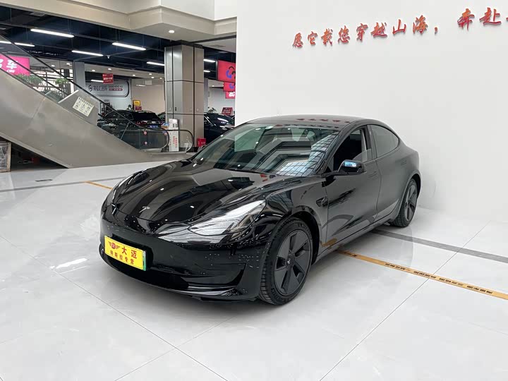 Фото 4 - Tesla Model 3