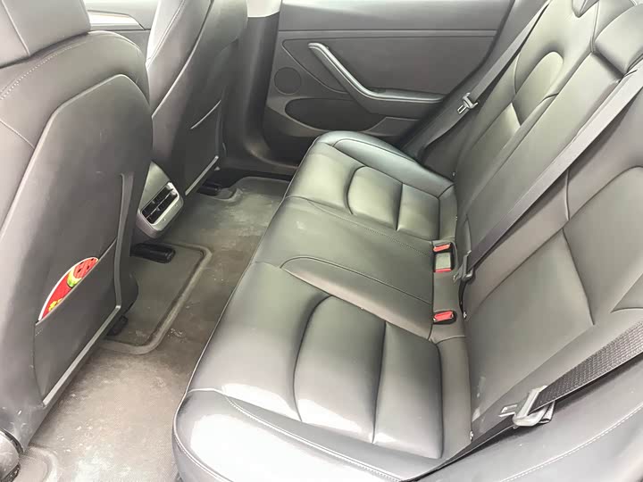 Фото 8 - Tesla Model 3