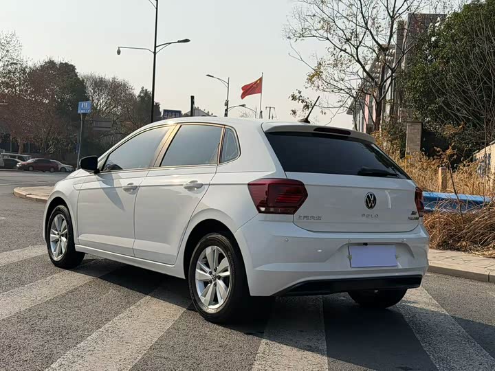 Фото 5 - Volkswagen Polo