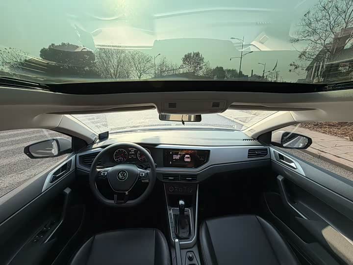 Фото 9 - Volkswagen Polo