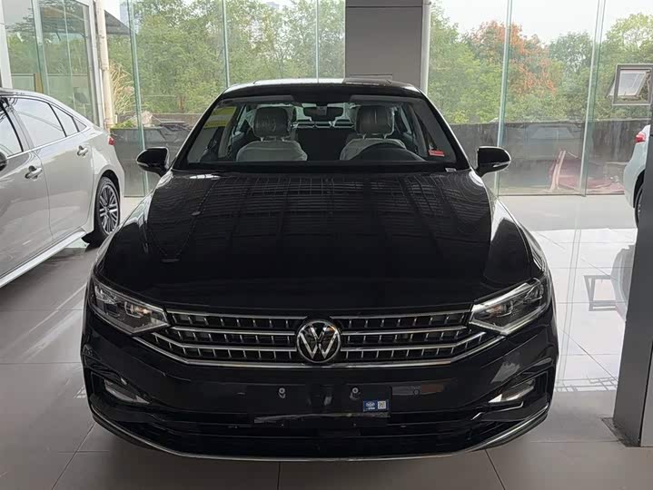 Фото 2 - Volkswagen Magotan