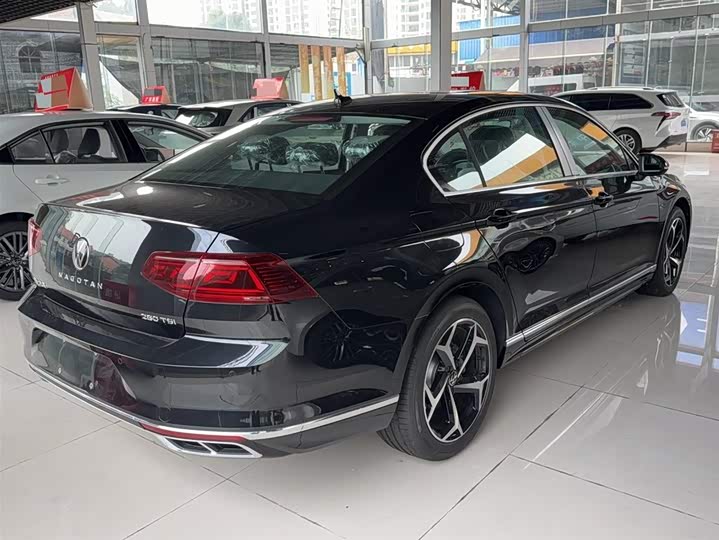 Фото 4 - Volkswagen Magotan