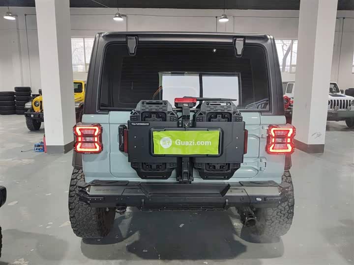 Фото 6 - Jeep Wrangler