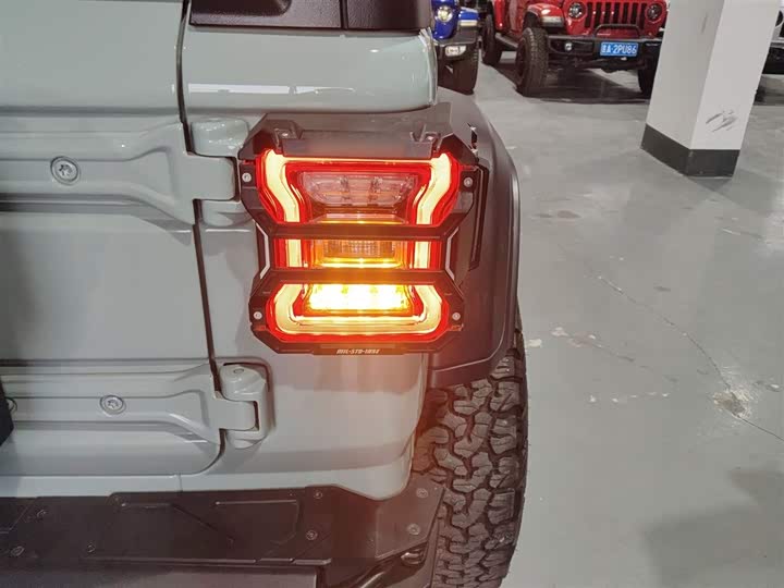 Фото 8 - Jeep Wrangler