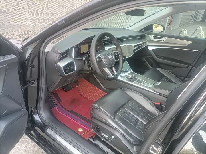 Фото 9 - Audi A6L