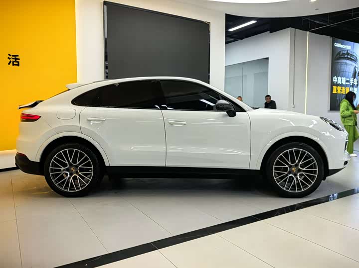 Фото 5 - Porsche Cayenne