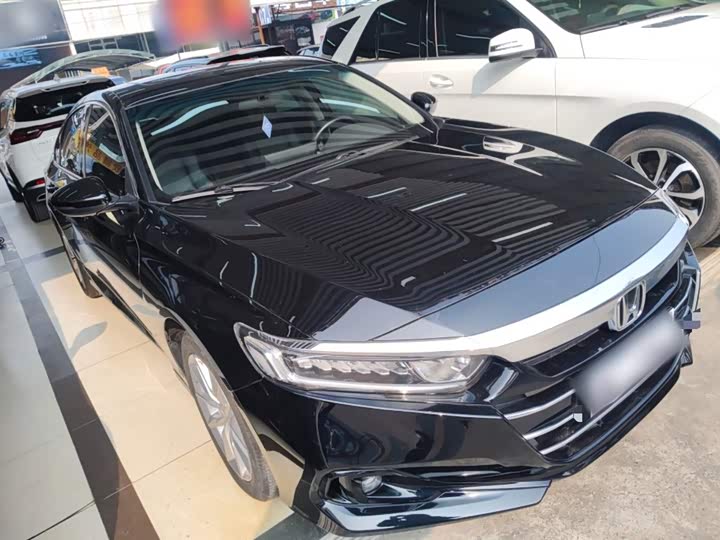 Фото 4 - Honda Accord