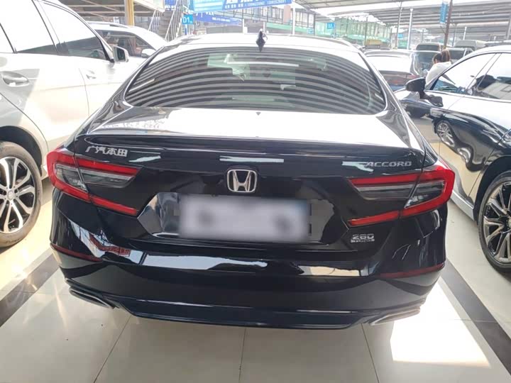 Фото 6 - Honda Accord