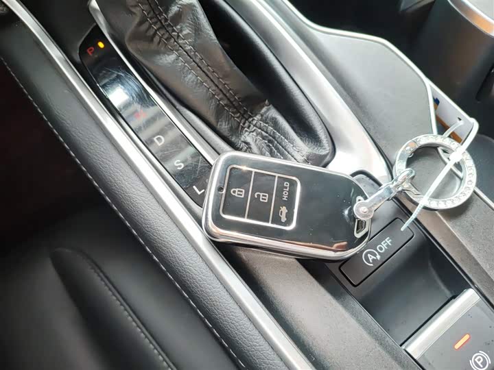 Фото 9 - Honda Accord