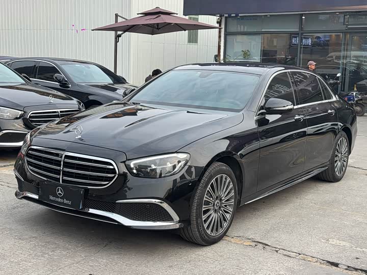 Фото 2 - Mercedes-Benz E-Class