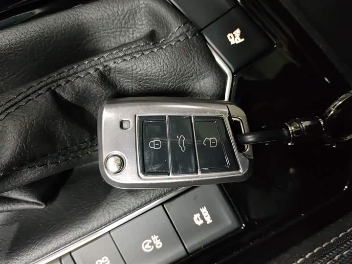 Фото 9 - Volkswagen Tayron