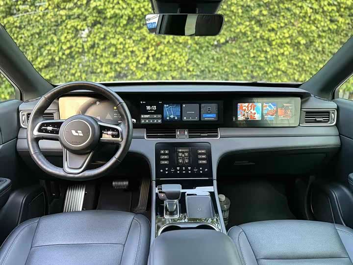 Фото 8 - LiXiang One