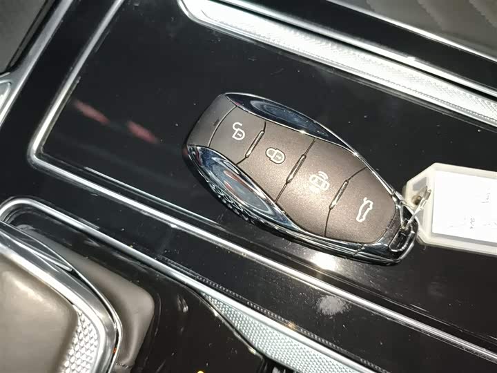 Фото 9 - Hongqi HS5