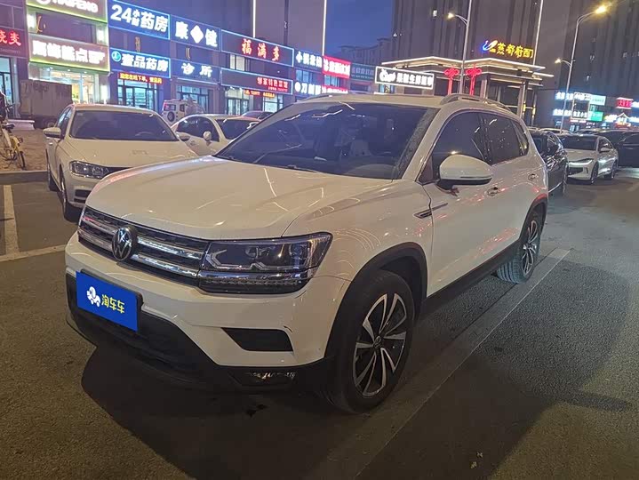 Фото 1 - Volkswagen Tharu