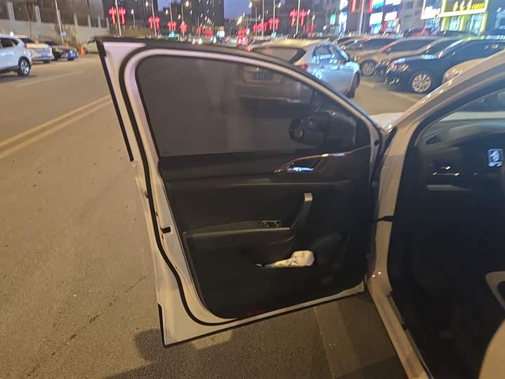 Фото 7 - Volkswagen Tharu