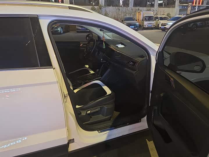 Фото 8 - Volkswagen Tharu