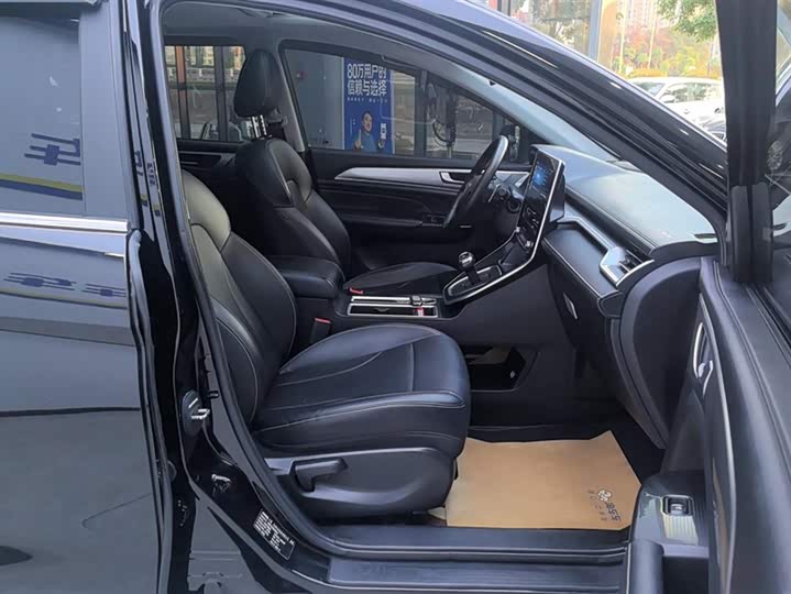 Фото 8 - Haval M6