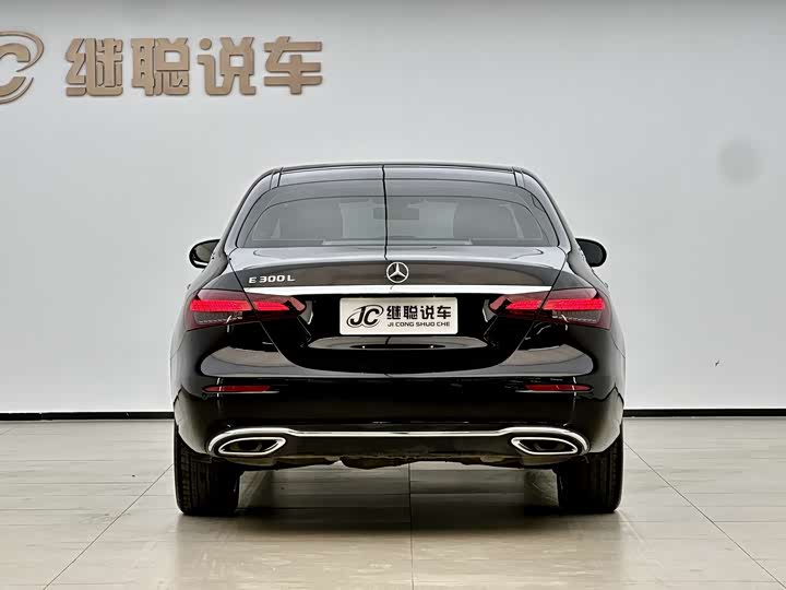 Фото 3 - Mercedes-Benz E-Class