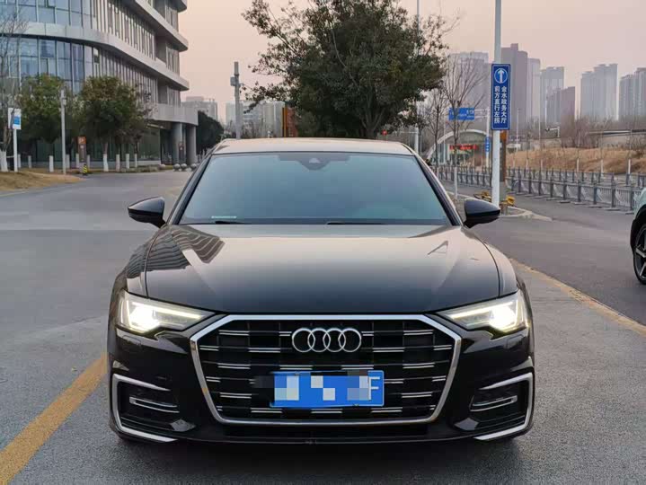 Фото 2 - Audi A6L