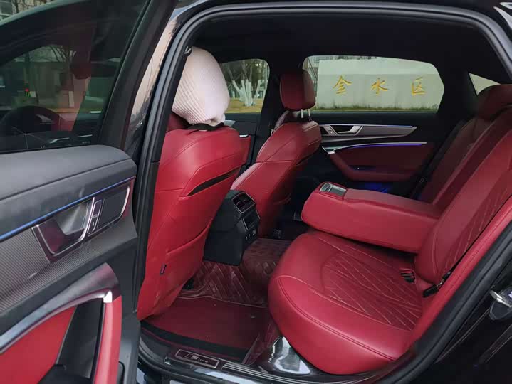 Фото 5 - Audi A6L