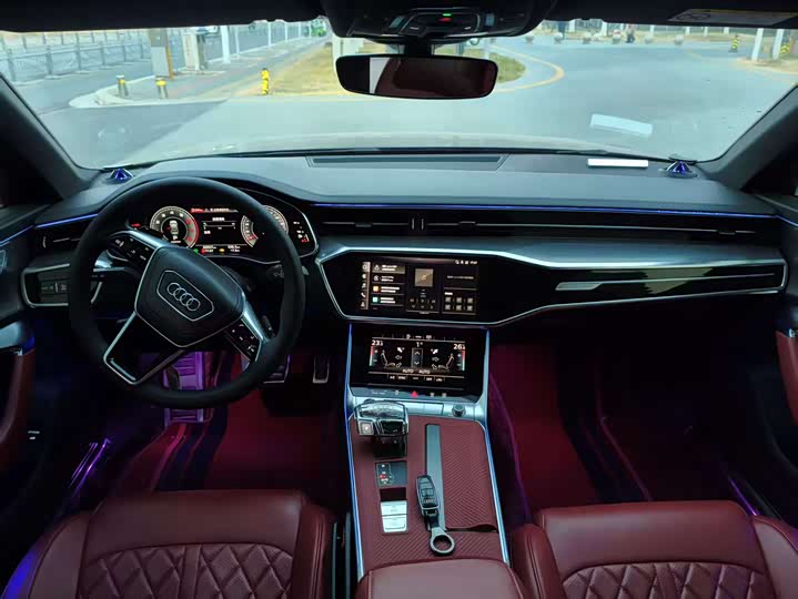 Фото 6 - Audi A6L