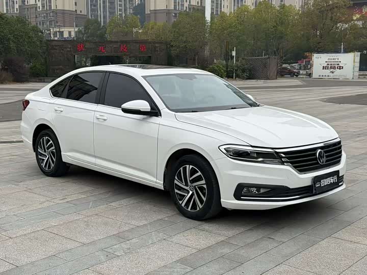 Фото 1 - Volkswagen Lavida