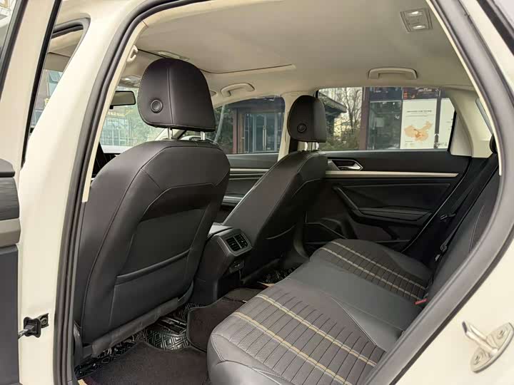 Фото 6 - Volkswagen Lavida