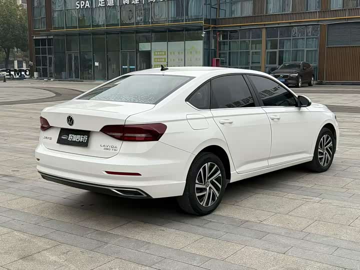 Фото 9 - Volkswagen Lavida