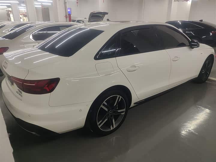 Фото 7 - Audi A4L