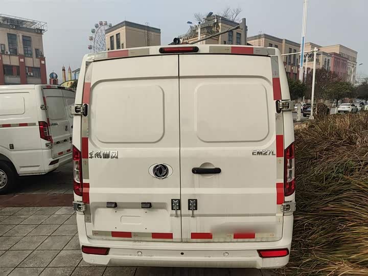Фото 6 - Dongfeng EM27