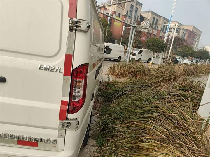 Фото 8 - Dongfeng EM27