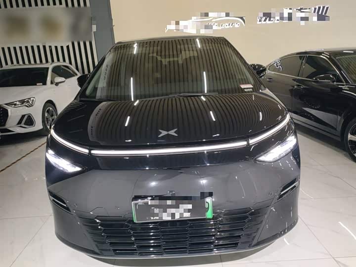 Фото 3 - XPeng X9