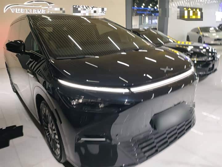 Фото 4 - XPeng X9