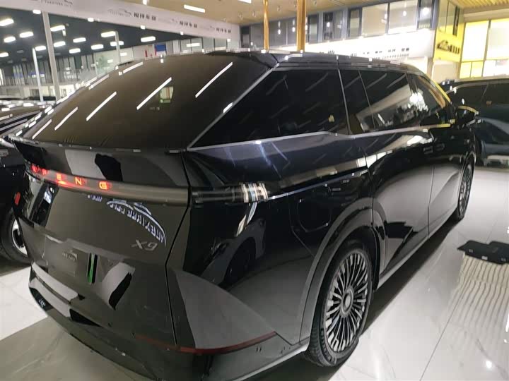 Фото 7 - XPeng X9