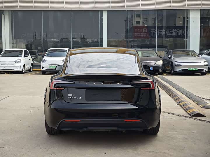 Фото 5 - Tesla Model 3